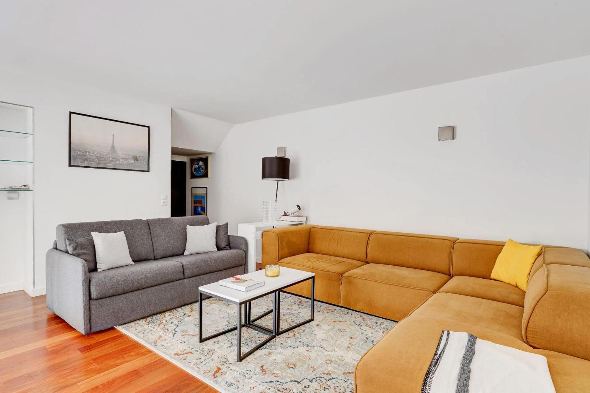 Bm -lumineux Et Pratique Pied A Terre Quartier Sebastopol Paris