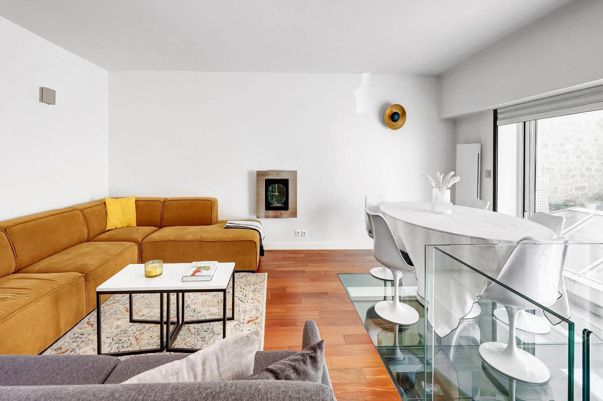 Bm -lumineux Et Pratique Pied A Terre Quartier Sebastopol Apartment Paris